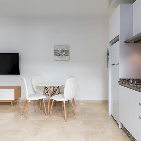 Lumbreras Host Apartment Севиля Екстериор снимка