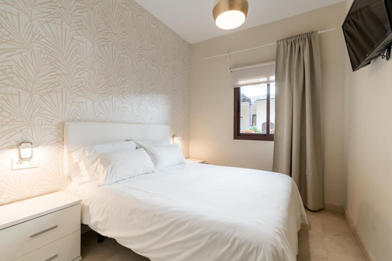 Lumbreras Host Apartment Севиля Екстериор снимка