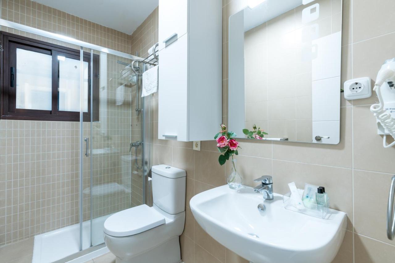 Lumbreras Host Apartment Севиля Екстериор снимка