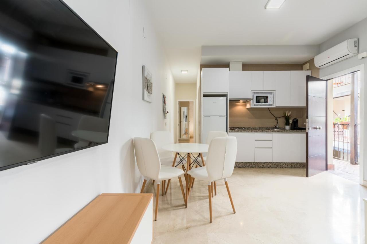 Lumbreras Host Apartment Севиля Екстериор снимка