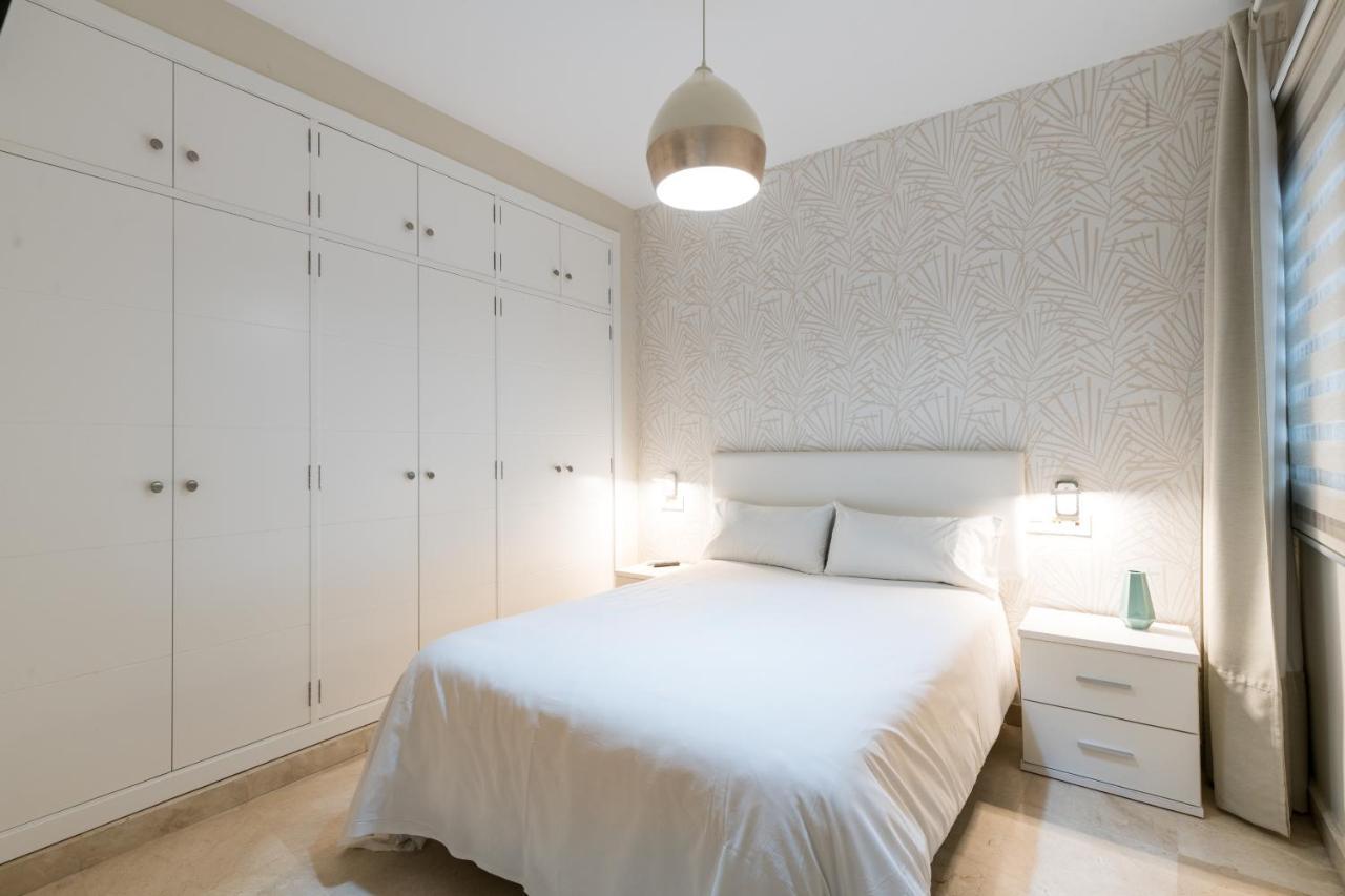 Lumbreras Host Apartment Севиля Екстериор снимка