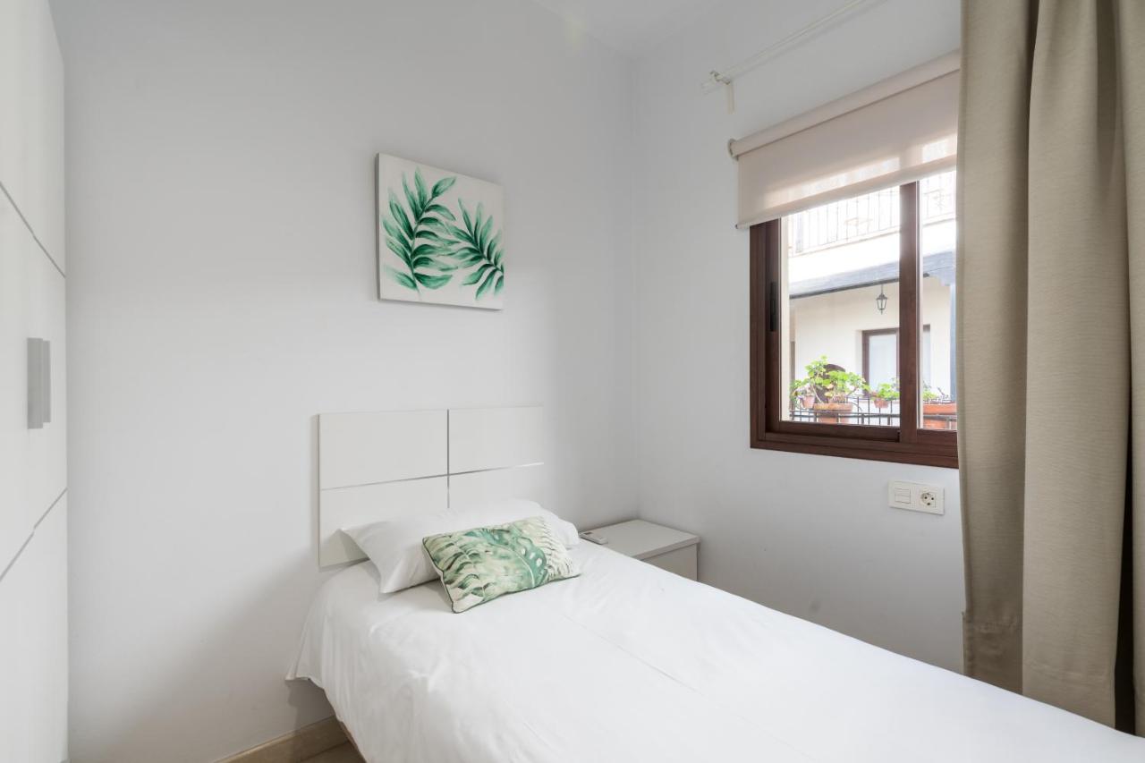 Lumbreras Host Apartment Севиля Екстериор снимка
