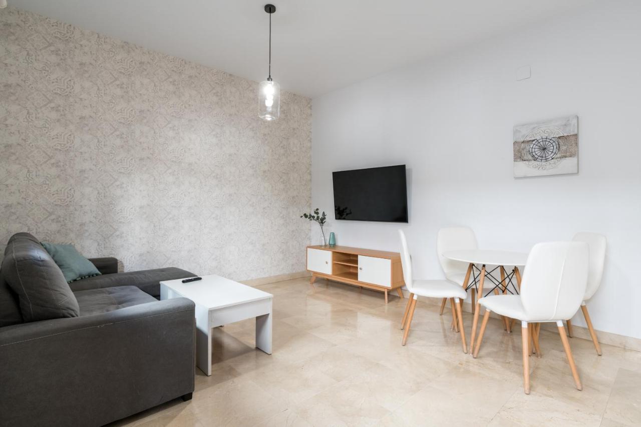 Lumbreras Host Apartment Севиля Екстериор снимка