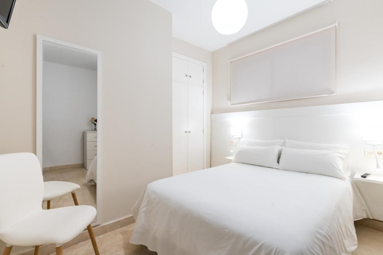 Lumbreras Host Apartment Севиля Екстериор снимка