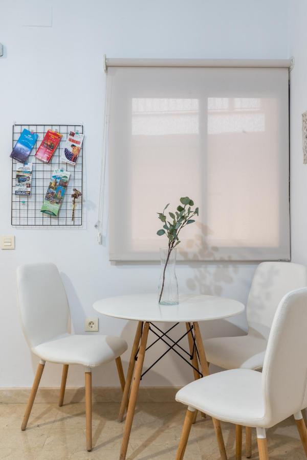 Lumbreras Host Apartment Севиля Екстериор снимка