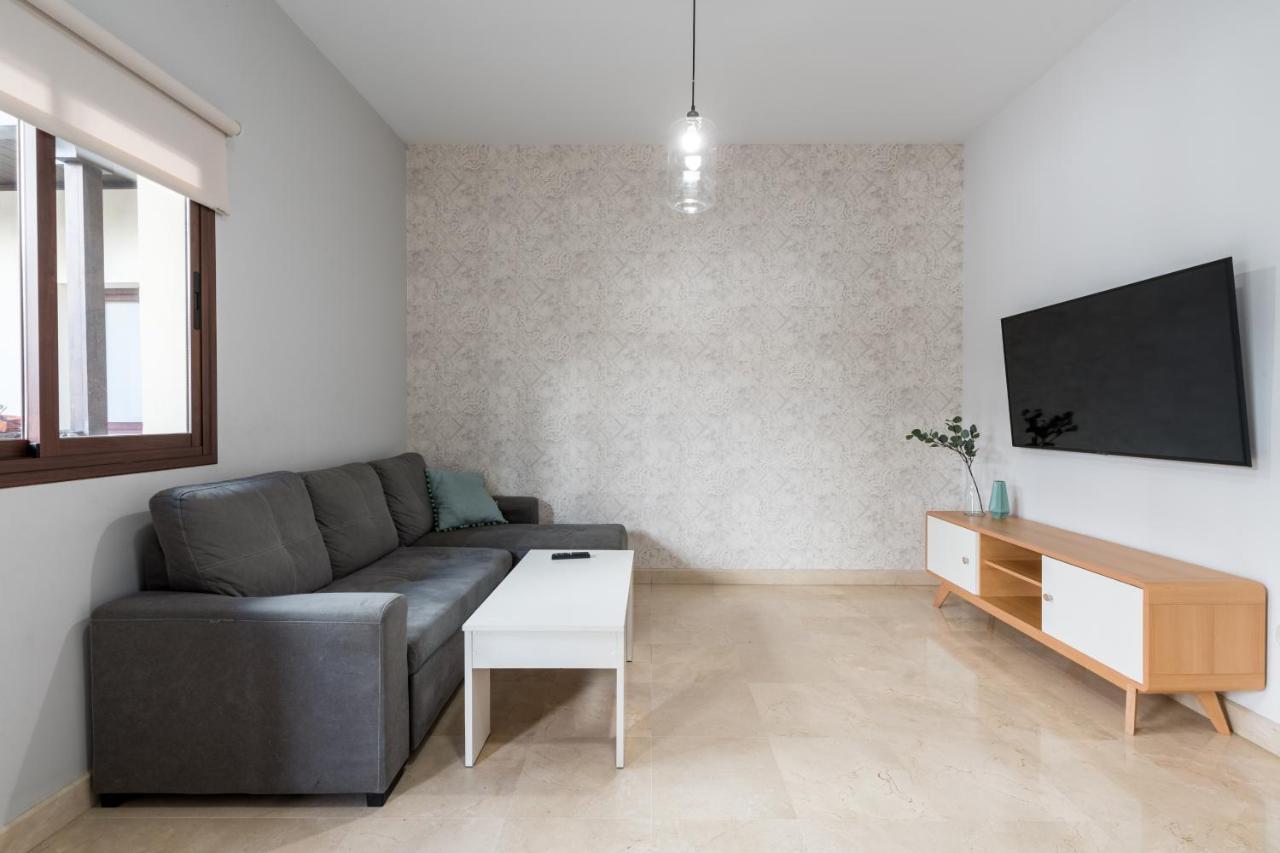 Lumbreras Host Apartment Севиля Екстериор снимка