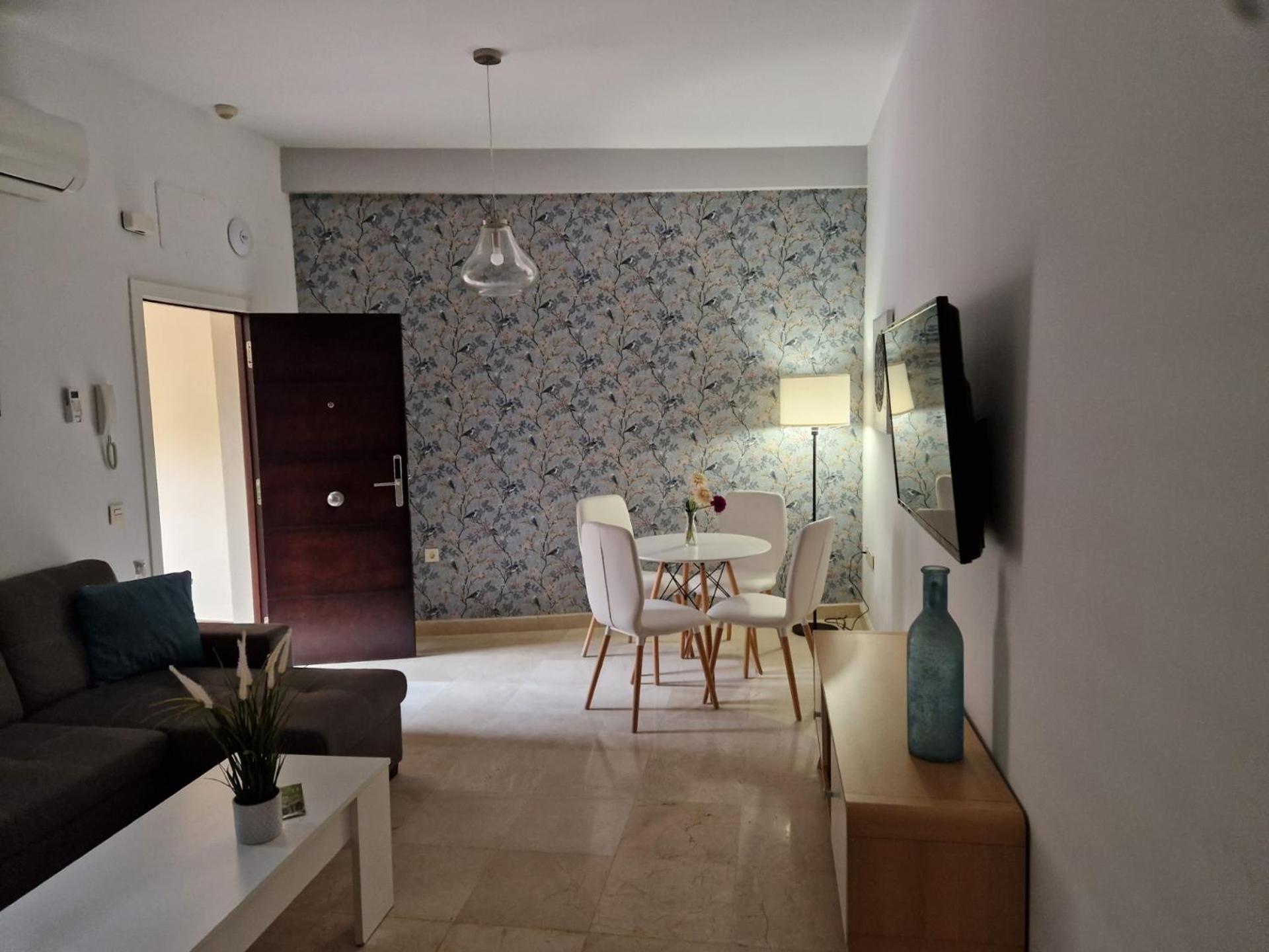 Lumbreras Host Apartment Севиля Екстериор снимка